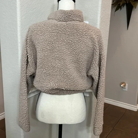 Rue21 teddy bear serpa crop jacket Size M - Picture 5 of 17